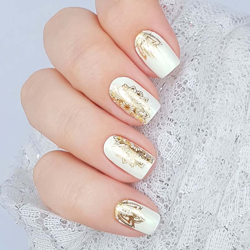 Бело Золотой Дизайн Ногтей