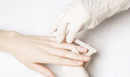 Процесс оформления ногтей с помощью пилки