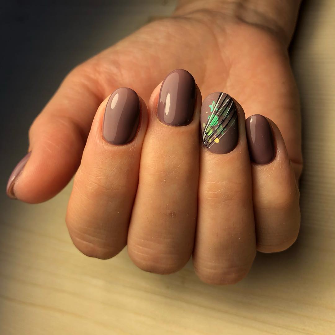 Паутинка на ногтях: самый модный дизайн этого сезона