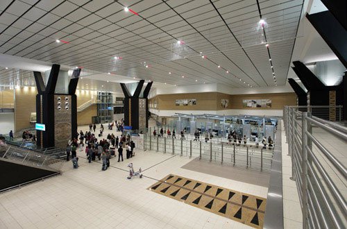 10 лучших аэропортов для шопинга