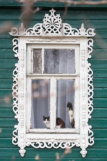 Изба с ушами. Фотогалерея резных наличников из старых русских городов