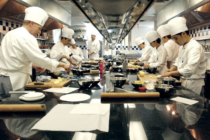Кулинарные школы, в которых стоит поучиться