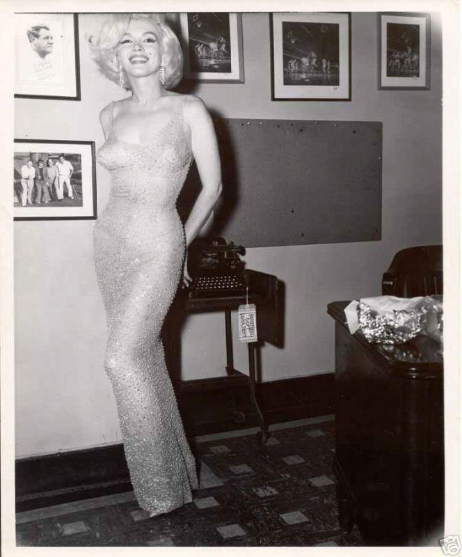 Марлен Дитрих и её «иллюзорные платья»