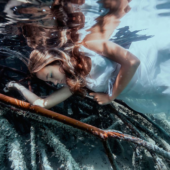 Окенаида: 15 завораживающих подводных фотографий девушки-русалки