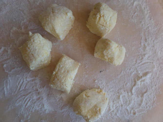 Рецепт на выходные: Несладкие сырники из творога для малышей
