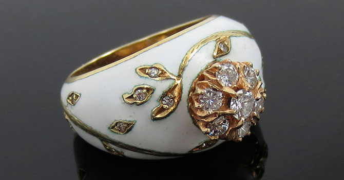 Серебряные и золотые украшения эмалью